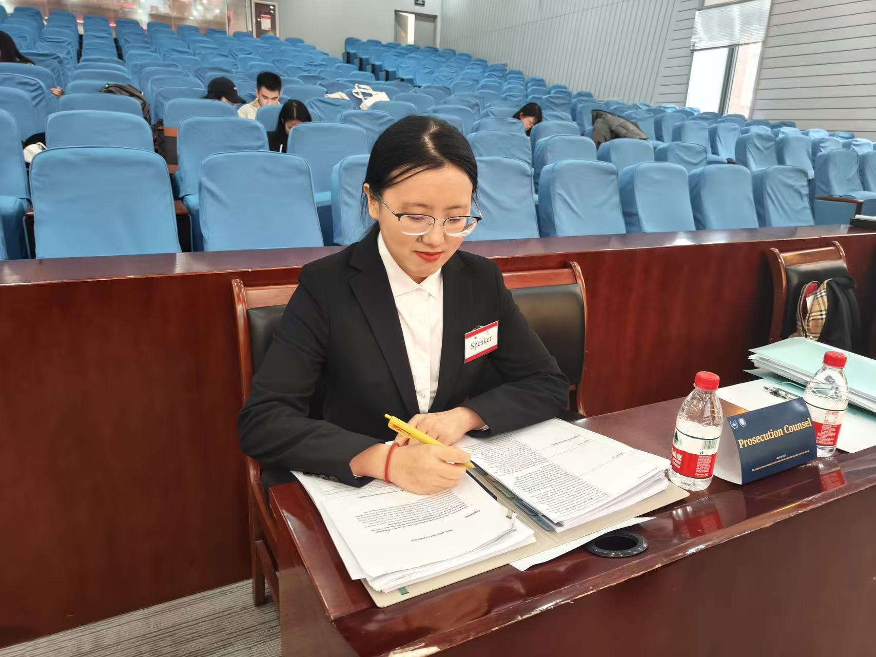 准备ICC模拟法庭英文赛决赛.jpg
